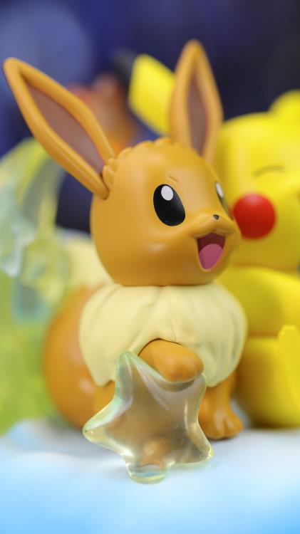 POKEMON PARTNER SERIES PIKACHU & EEVEE (NEBULA VER.) FIGURE