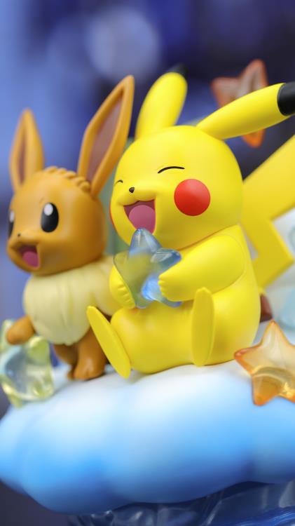 POKEMON PARTNER SERIES PIKACHU & EEVEE (NEBULA VER.) FIGURE