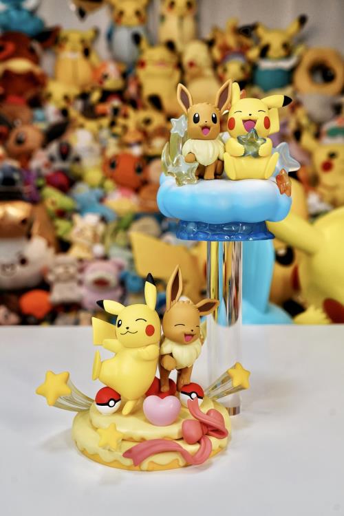 POKEMON PARTNER SERIES PIKACHU & EEVEE (NEBULA VER.) FIGURE
