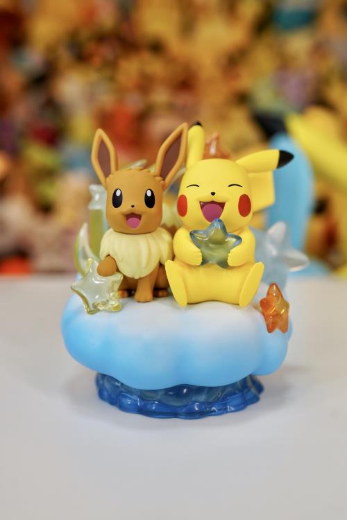 POKEMON PARTNER SERIES PIKACHU & EEVEE (NEBULA VER.) FIGURE